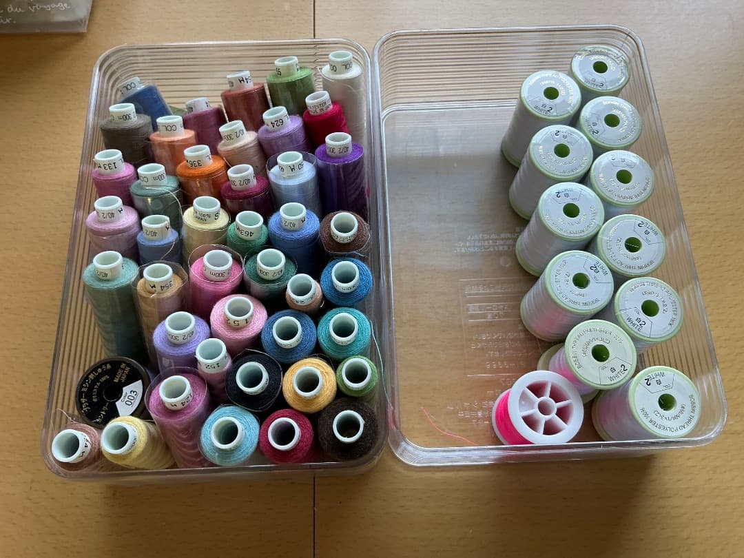 ブラザー刺繍機付きミシンの刺繍カードその他備品