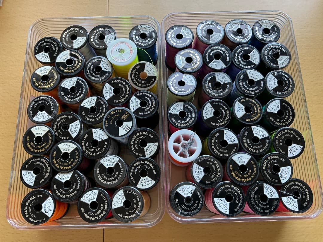 ブラザー刺繍機付きミシンの刺繍カードその他備品