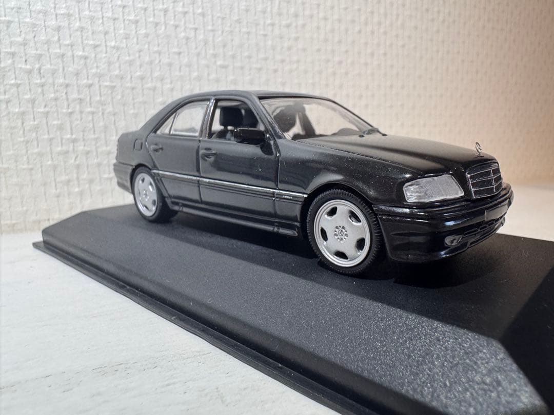 MINICHAMPSブルーブラックセダン 1/43メルセデスベンツC36 AMG