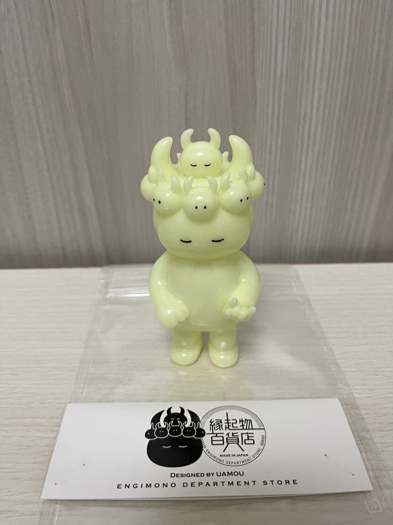 IMU IMU UAMOU WHITE イムイム ウアモウ 蓄光 ソフビ - メルカリ