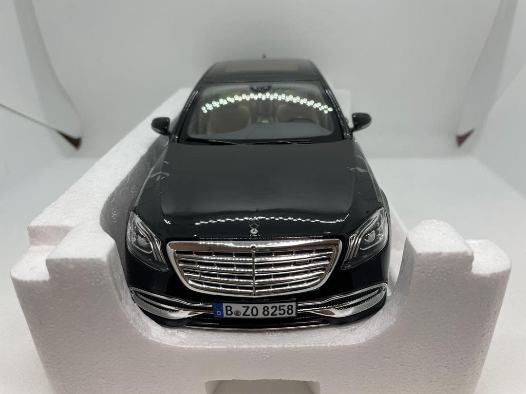 304-011 ノレブ 1/18 メルセデスベンツ S 650 2019