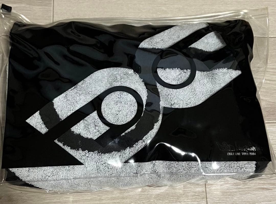 激レア！EXILE 第一章　ENTERTAINMENT 2004 タオル&ポーチ 激レア！EXILE 第一章 ENTERTAINMENT 2004 タオル&ポーチ 激レア