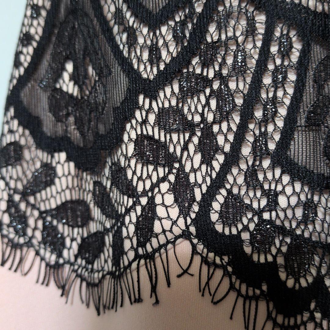 タダシショウジ ピンクと黒のレースタイトドレス