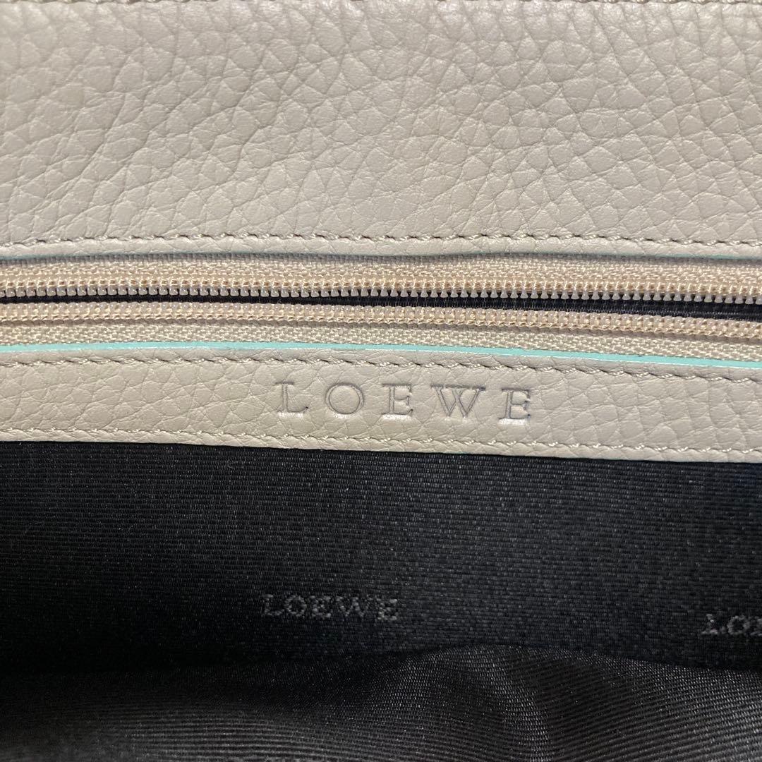 LOEWE ショルダーバッグ クリーム色