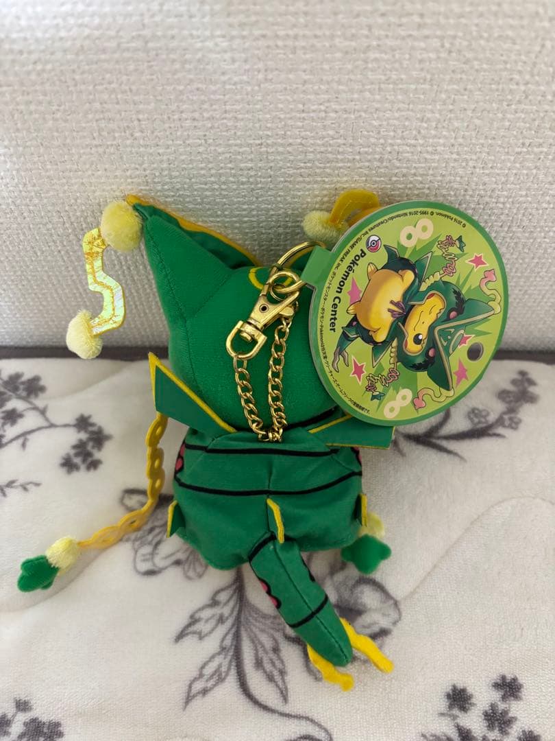 美品】 メガレックウザのポンチョを着たピカチュウ メガレックウザ