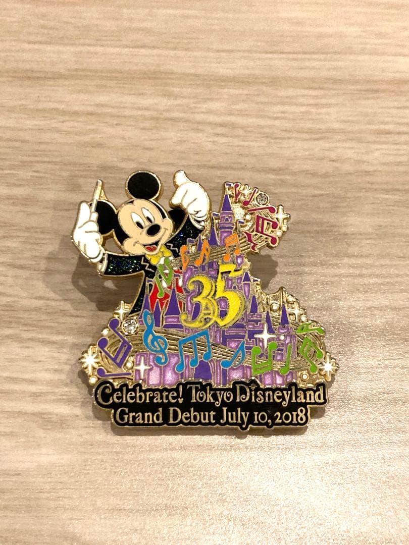 ディズニーランド 35周年 ピンバッジ - メルカリ