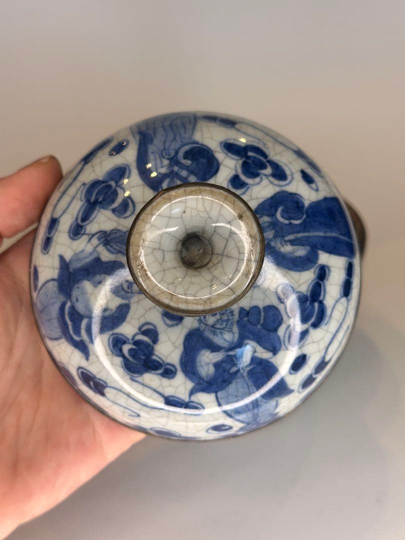 洪憲年製 染付 人物図 蓋付小壺 開片 包銀口