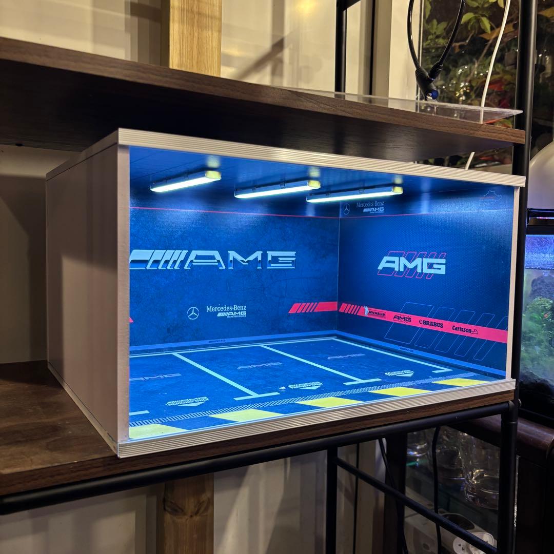 1:18 ミニカー展示ケース 3台駐車 ディスプレイケース　LEDライト