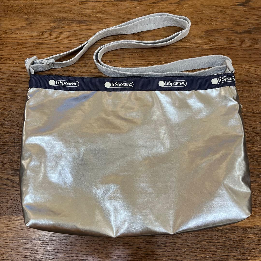 レスポートサック　LESPORTSAC ショルダーバック　シルバー