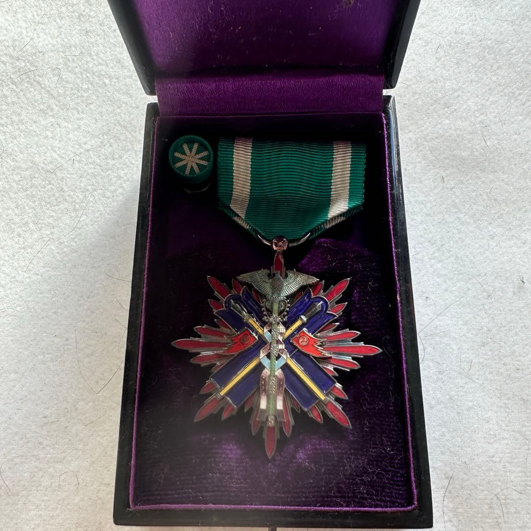 希少 美品 功五級金鵄勲章共箱勲章時物 大日 本帝国 旧日本軍 軍短協会