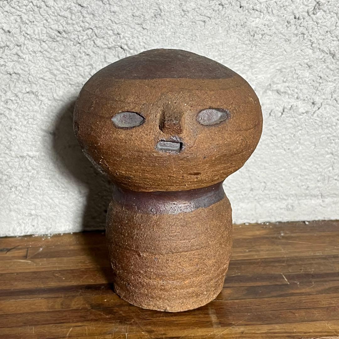 五十嵐豊 作◆陶器の人形オブジェ◆素朴な土肌と無垢な表情が魅力◆民芸・工芸作品