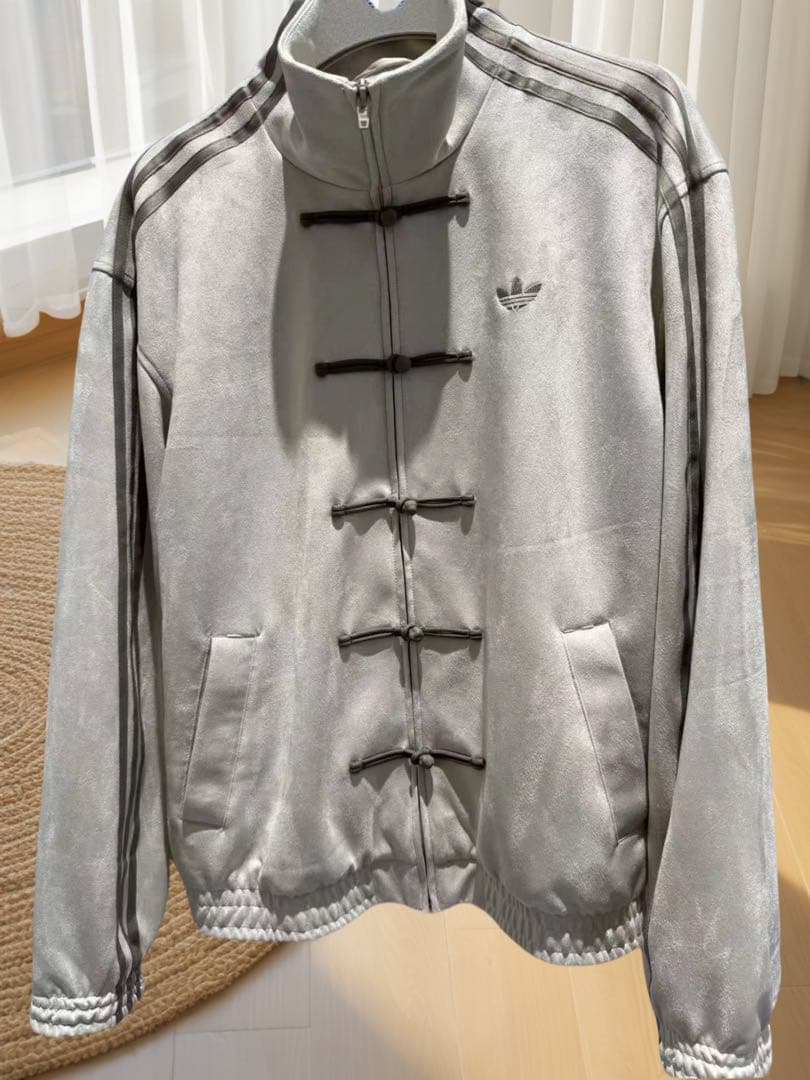 Adidas 中国限定 ボア襟付き グレー ジャケット サイズ M adidas