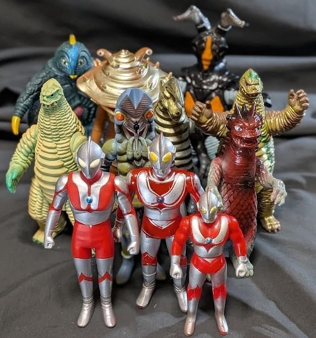 ウルトラQ・マン・帰マン＆登場怪獣・宇宙人（バンダイ）ソフビ10体