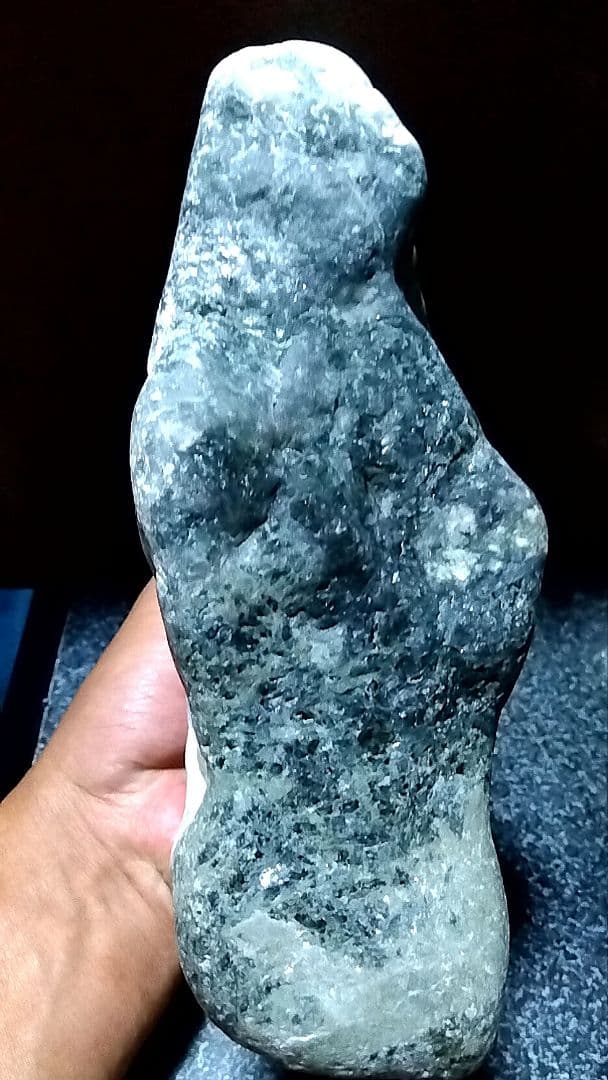 ☆翡翠原石☆糸魚川硬玉【小滝・川ズレ・ウブ2.7kg】