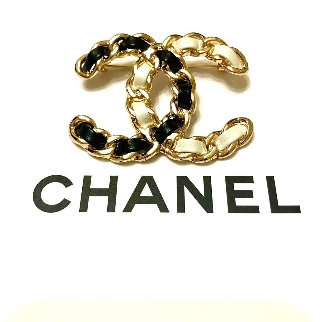 CHANEL ブラック&ホワイトチェーンロゴ ゴールドブローチ ノベルティ