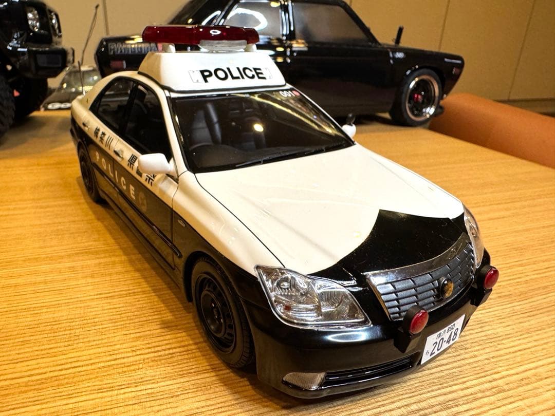 1/18Toyota Crown(GRS180)神奈川県警 自動車警ら隊001号