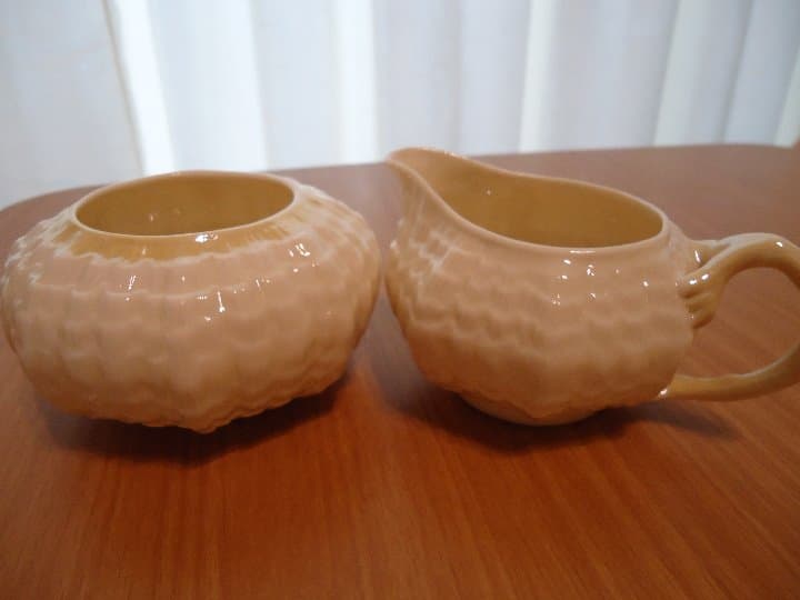 Belleek ベリーク クリーム＆シュガーボウル イエローラスター