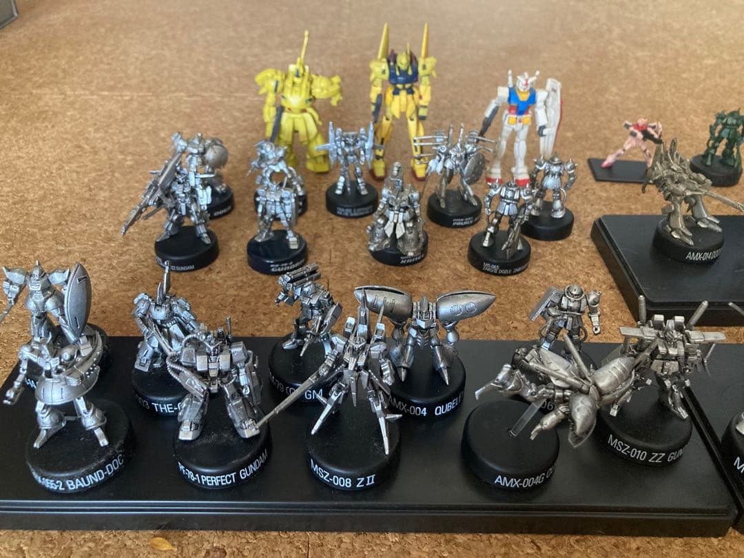ガンダム ミニフィギュア セレクション 収納ケース付き