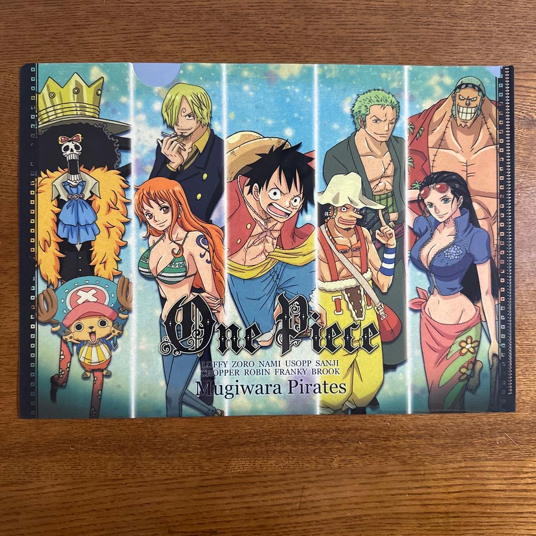 ワンピース ONE PIECE クリアファイル 麦わらの一味 - メルカリ