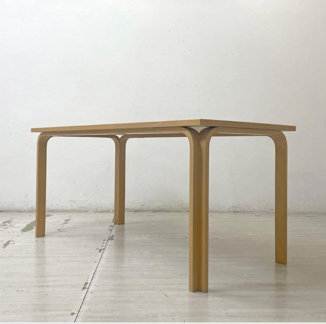 値下げ　マグナスオルセン　デスク　テーブル　アルヴァ・アアルト　リノリウム天板