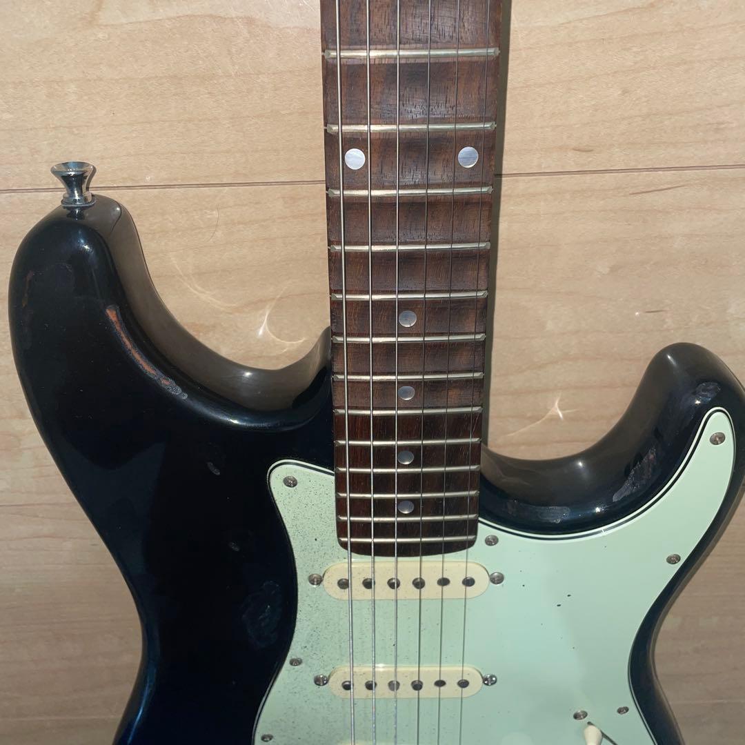 高級ピックアップ搭載　いい音　ストラトキャスタータイプ　弦高調整済み　です