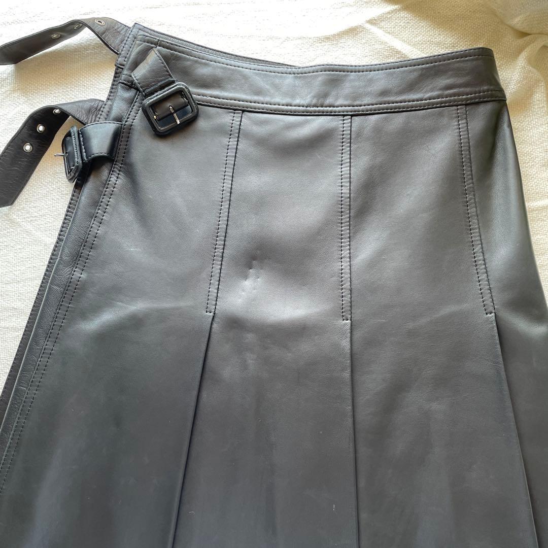 Burberry ブラックレザー プリーツスカート　羊革