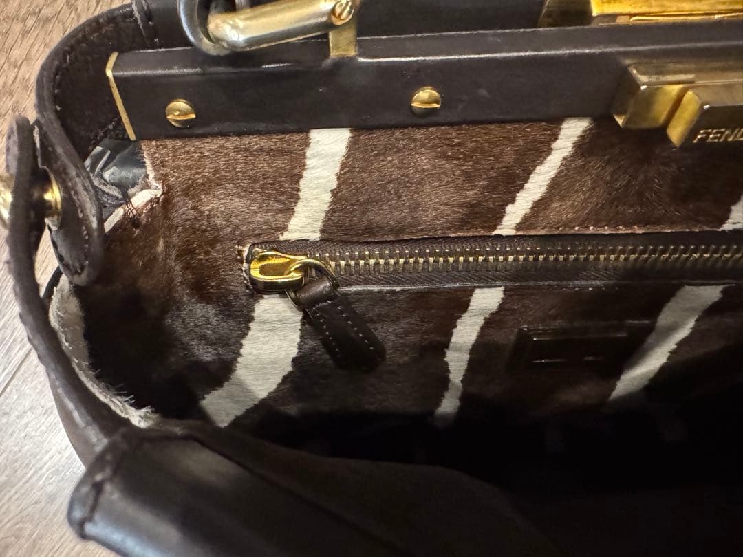 FENDI フェンディ 8BN226 ピーカブー ミディアム