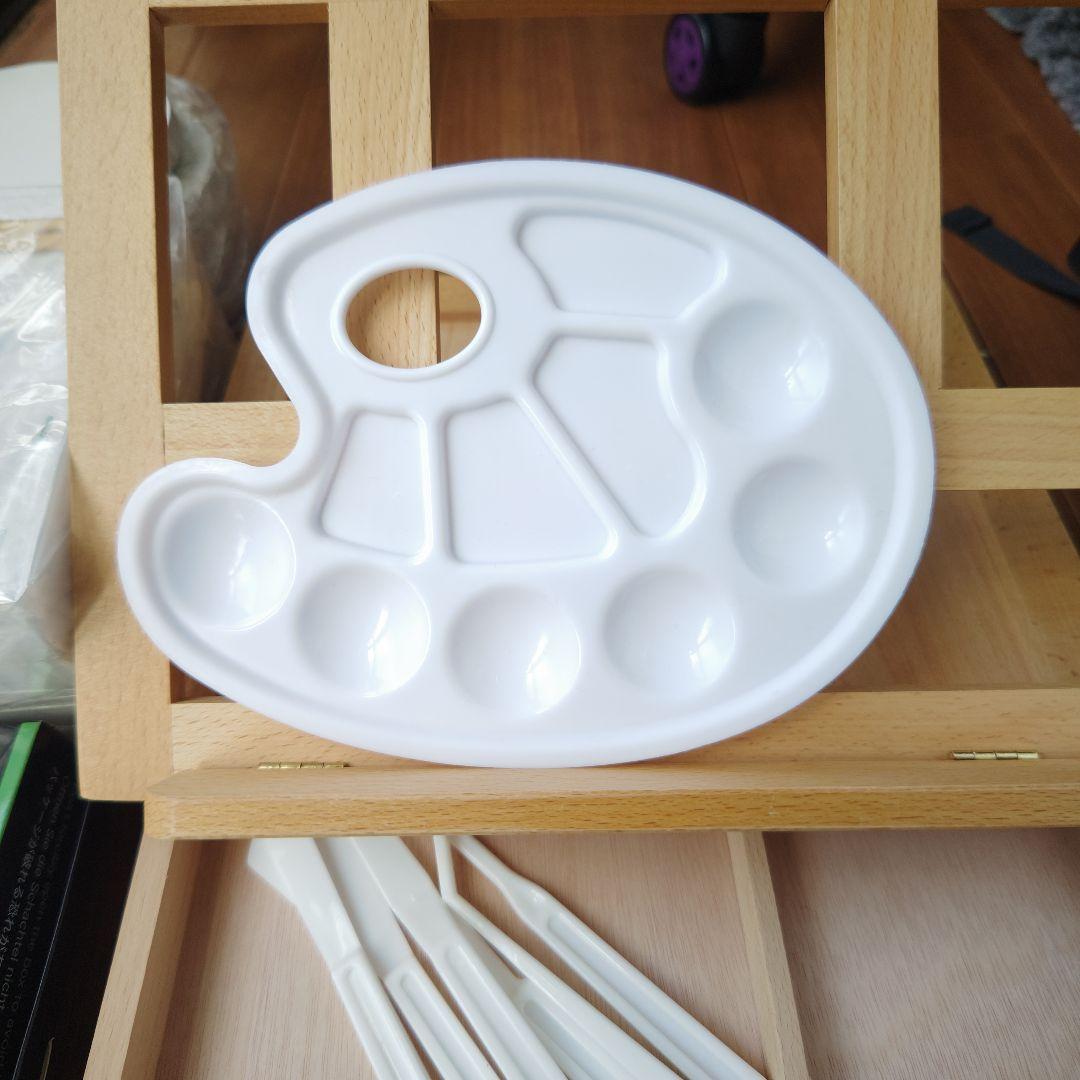 油絵具36色セットと木製イーゼルセット未使用