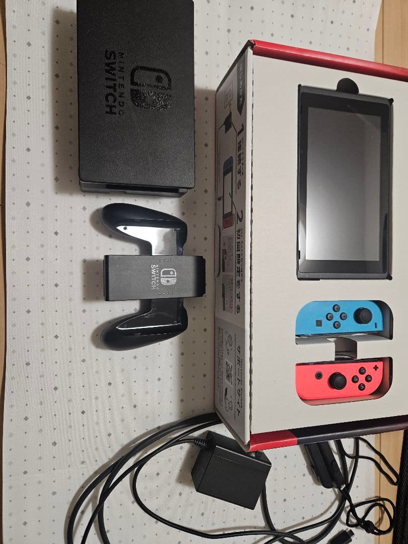 れ*ん様 【完備品】Nintendo Switch 本体