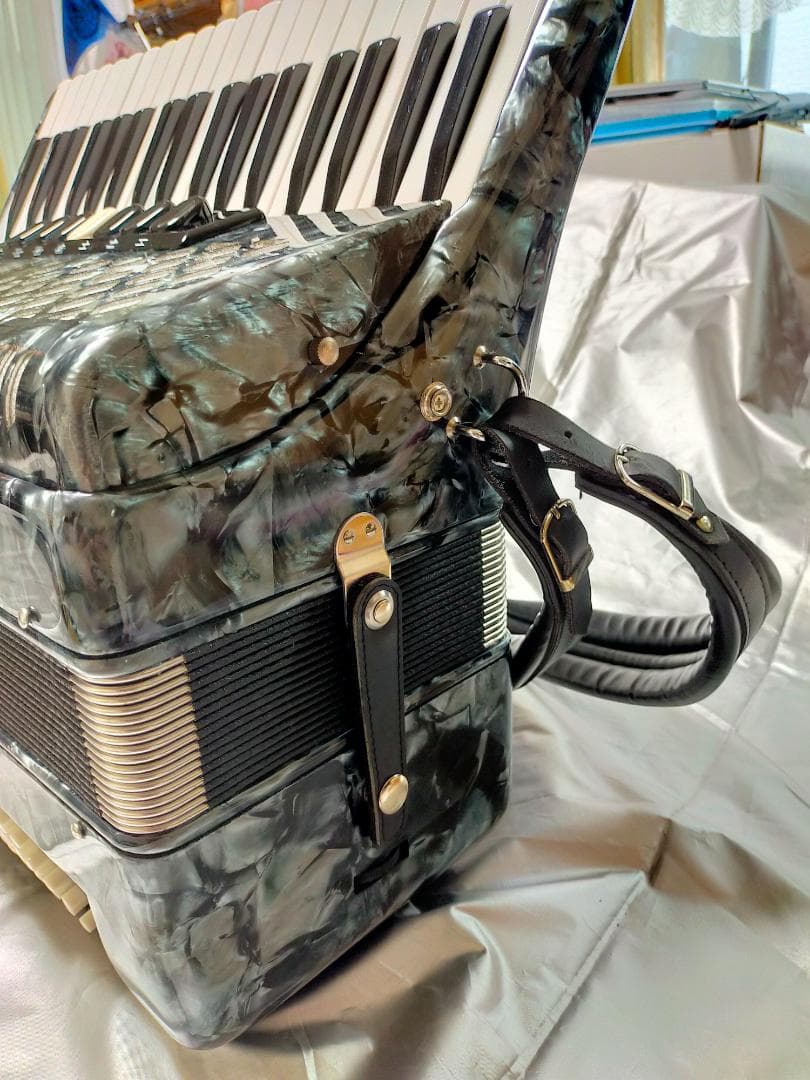 トンボアコーディオン Grandaile GT-96（37鍵・96ベース）