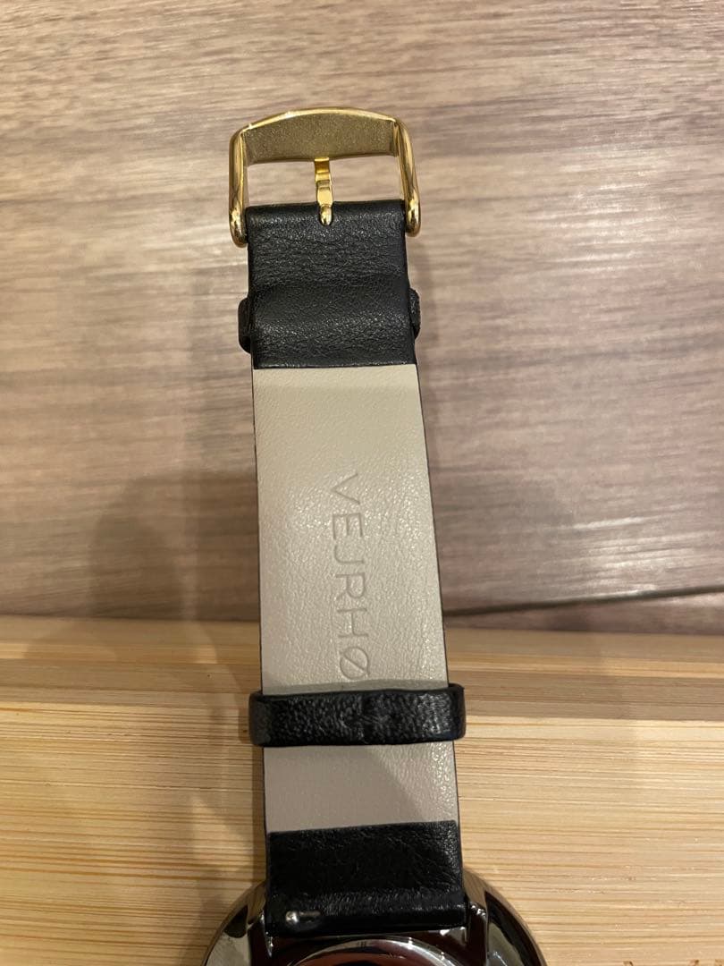 VEJRHØJ アナログ腕時計 ブラック