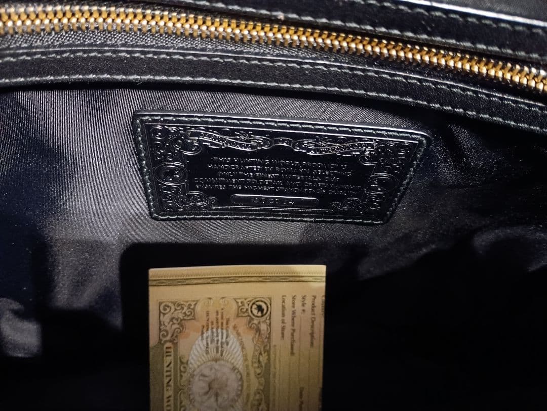 ハンティングワールド　ショルダービジネスバッグ