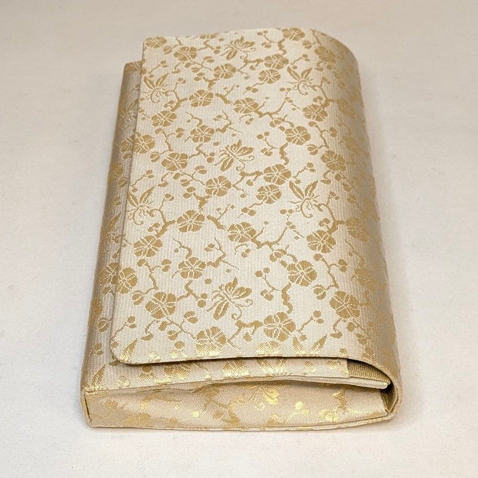 【フォロー割・新品】 和装　クラッチバッグ　西陣織　本金　正絹　金襴　梅　蝶