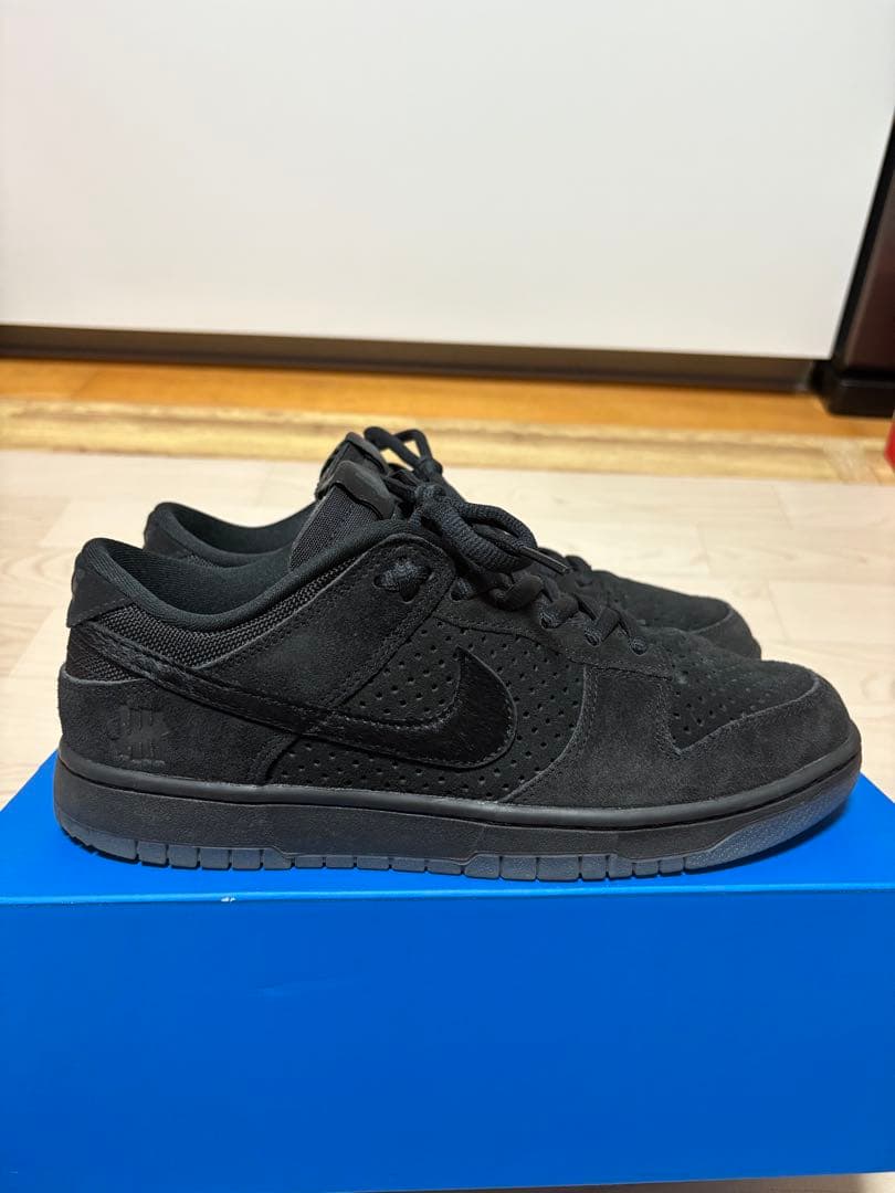 NIKE DUNK LOW UNDEFEATED ブラック スエード