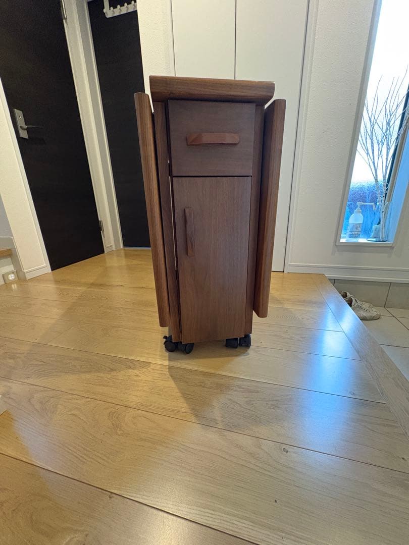 Ｔバタフライテーブル 折り畳み式 ウォールナット柄 島忠製キャスター付中古 美品