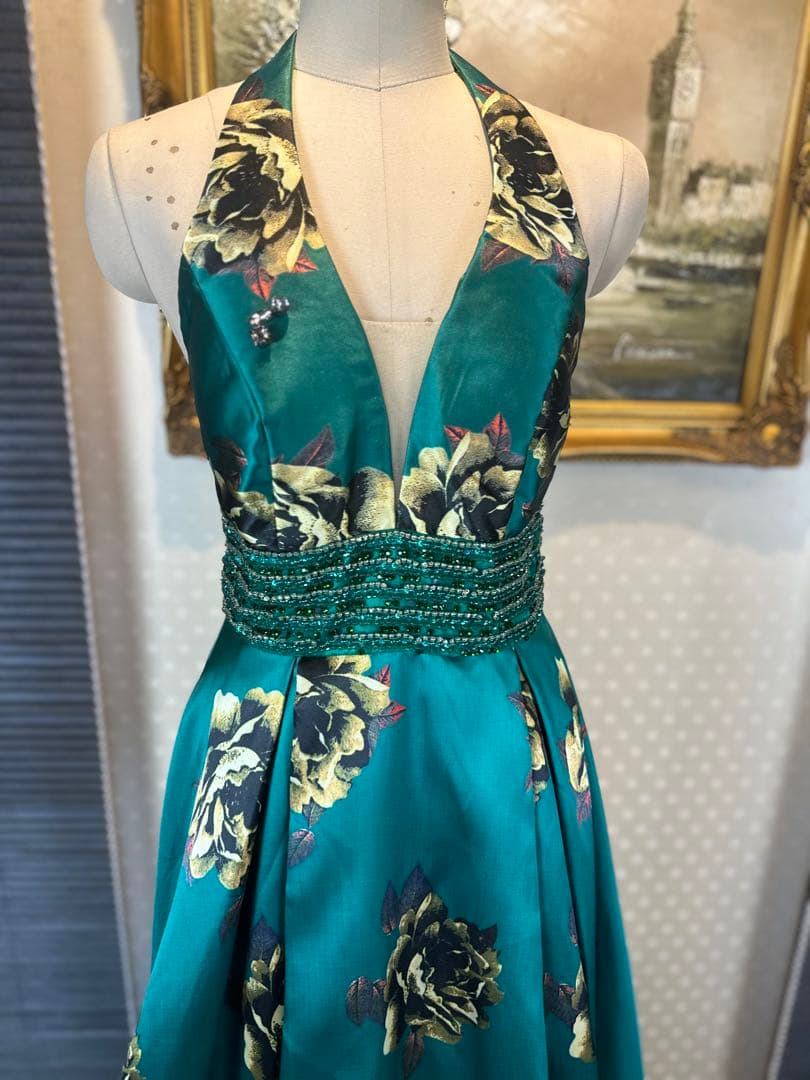 ターコイズ フラワープリント ハルターネック マキシドレス