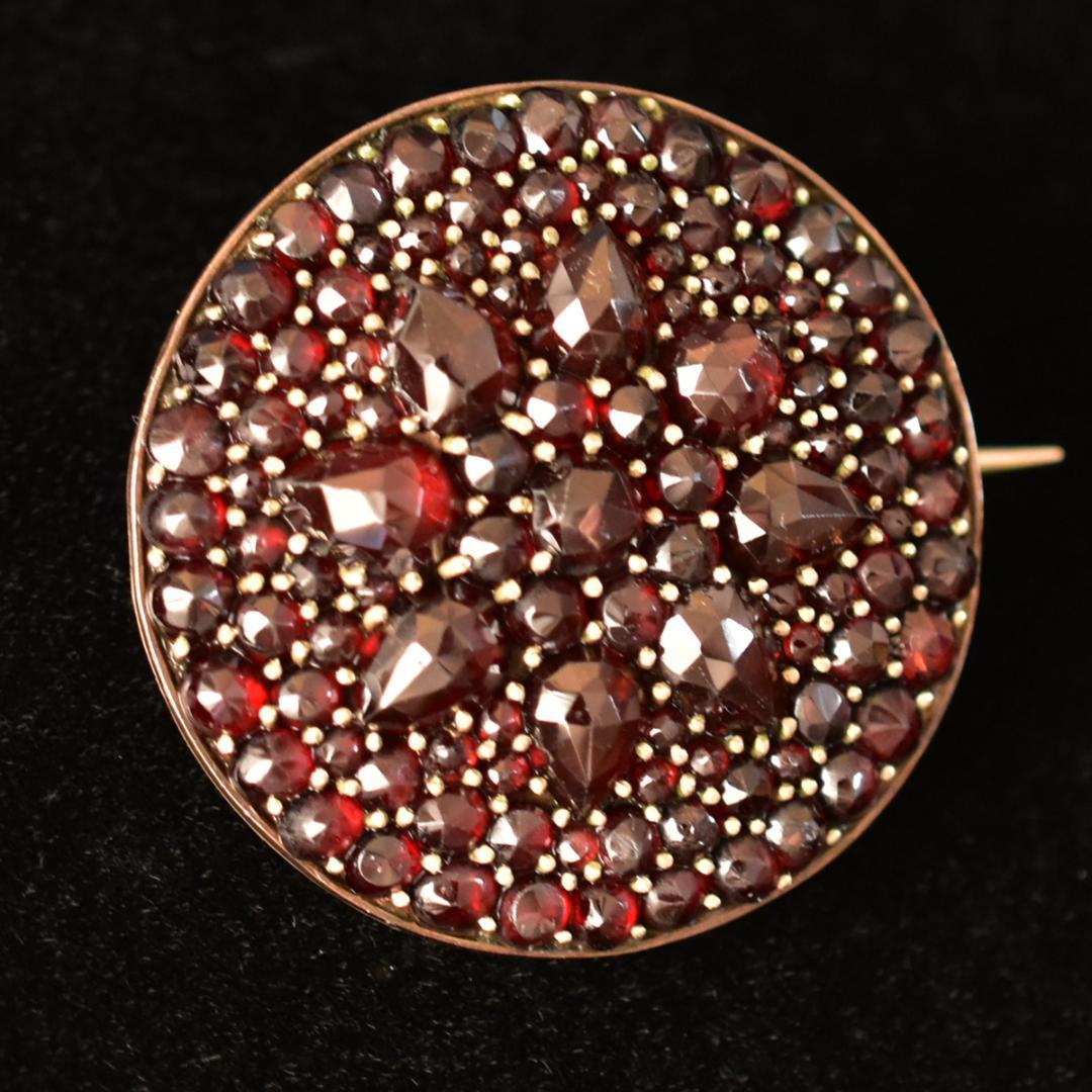 K18WG ルビー＆ダイヤモンド 金魚デザイン ブローチ ルビー ブローチ