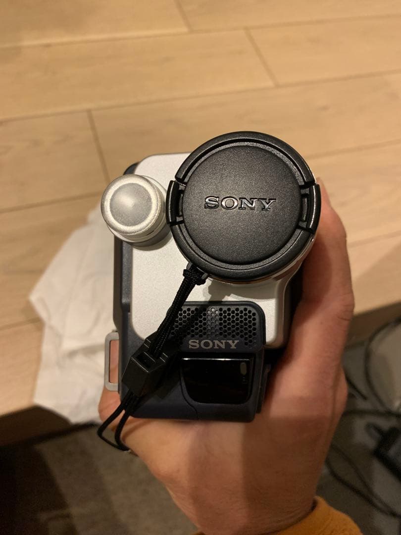 ビデオカメラ Sony Handycam video Hi8 240x CCD-Trv106