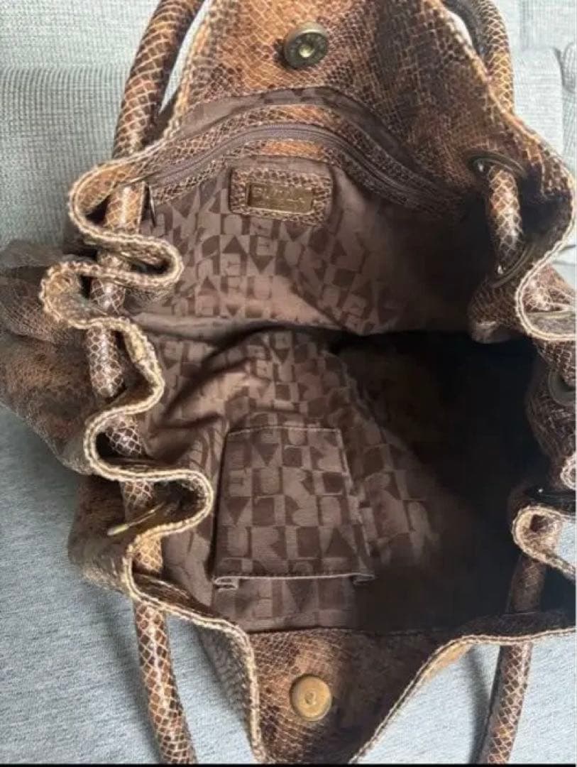 FURLA パイソンレザー バケツ型バッグ