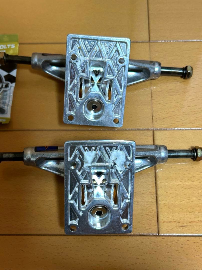 スケボー足周りセット　ベンチャートラック、Ninjaベアリング、OJウィール