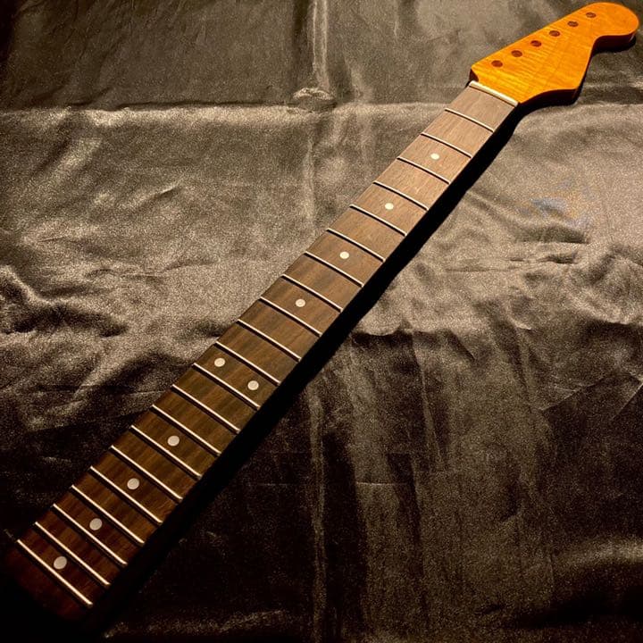 カナダ産フレイムメイプル エレキギター ネック ストラトキャスター