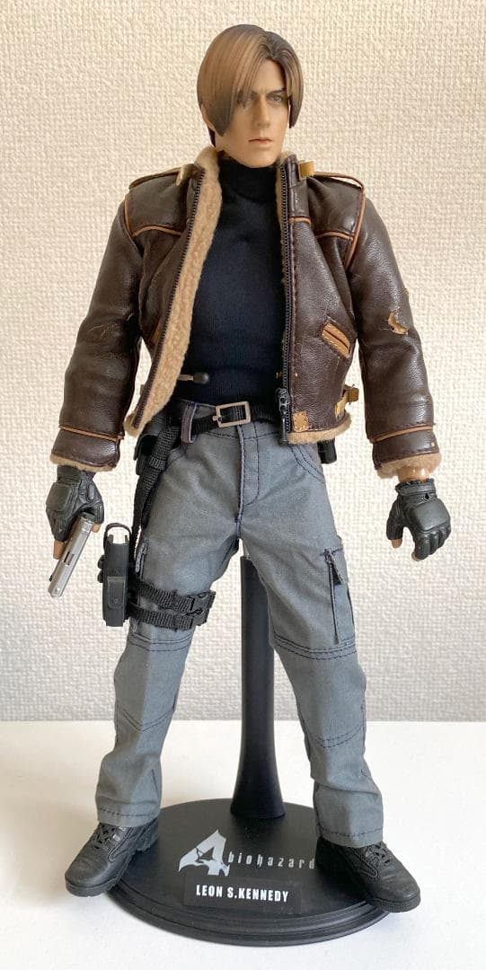 開封済中古品】バイオハザード4 レオン・S・ケネディ 【ホットトイズ】