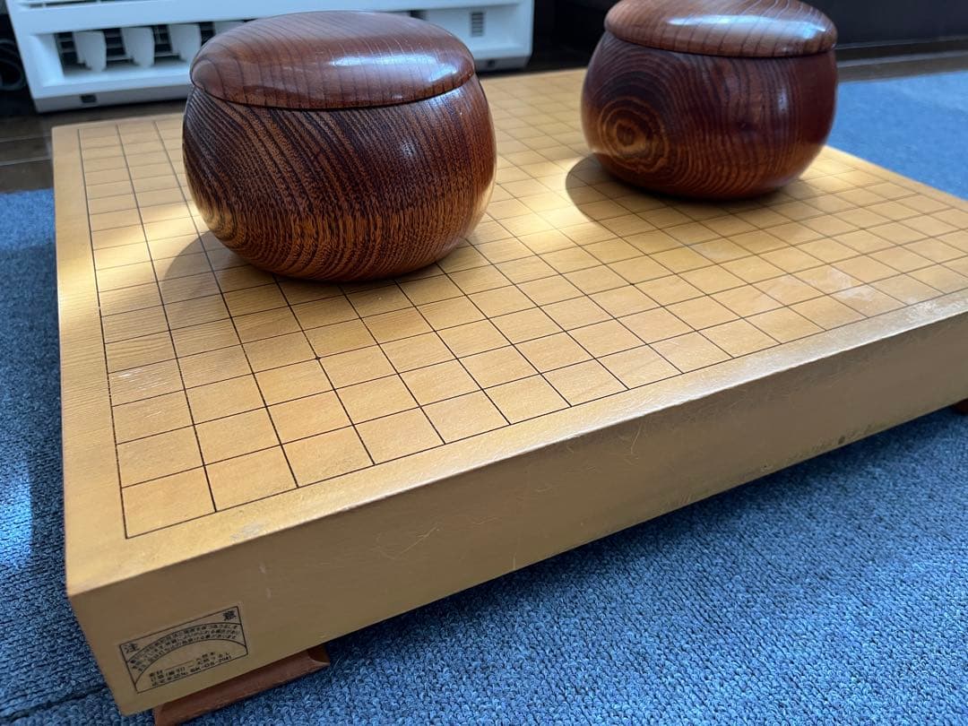 【良品】囲碁セット 碁盤 2寸 本蛤碁石 30号 168個 那智黒 178個 脚