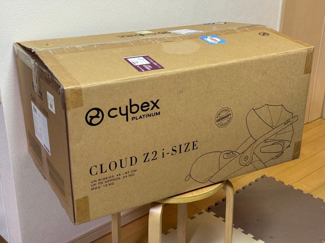 赤いチャイルドシート新生児用 CLOUD Z2 i-Size cybex