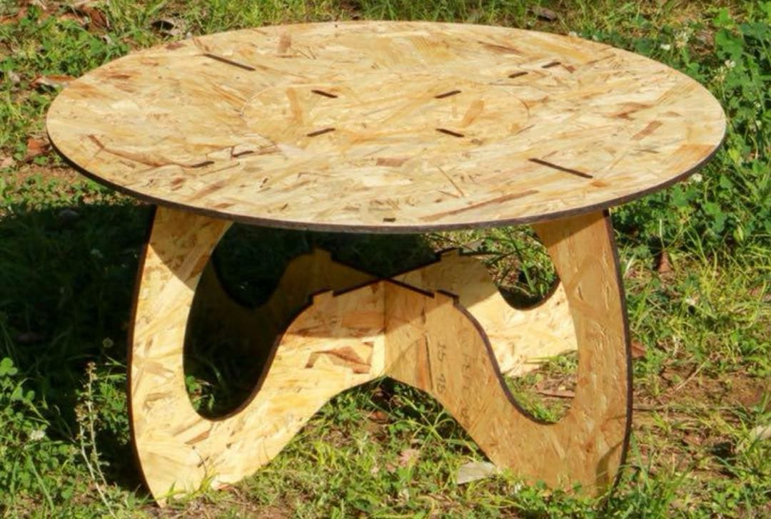 七輪が入れられるドーナツテーブル ゼロデイ ヘキサテーブル