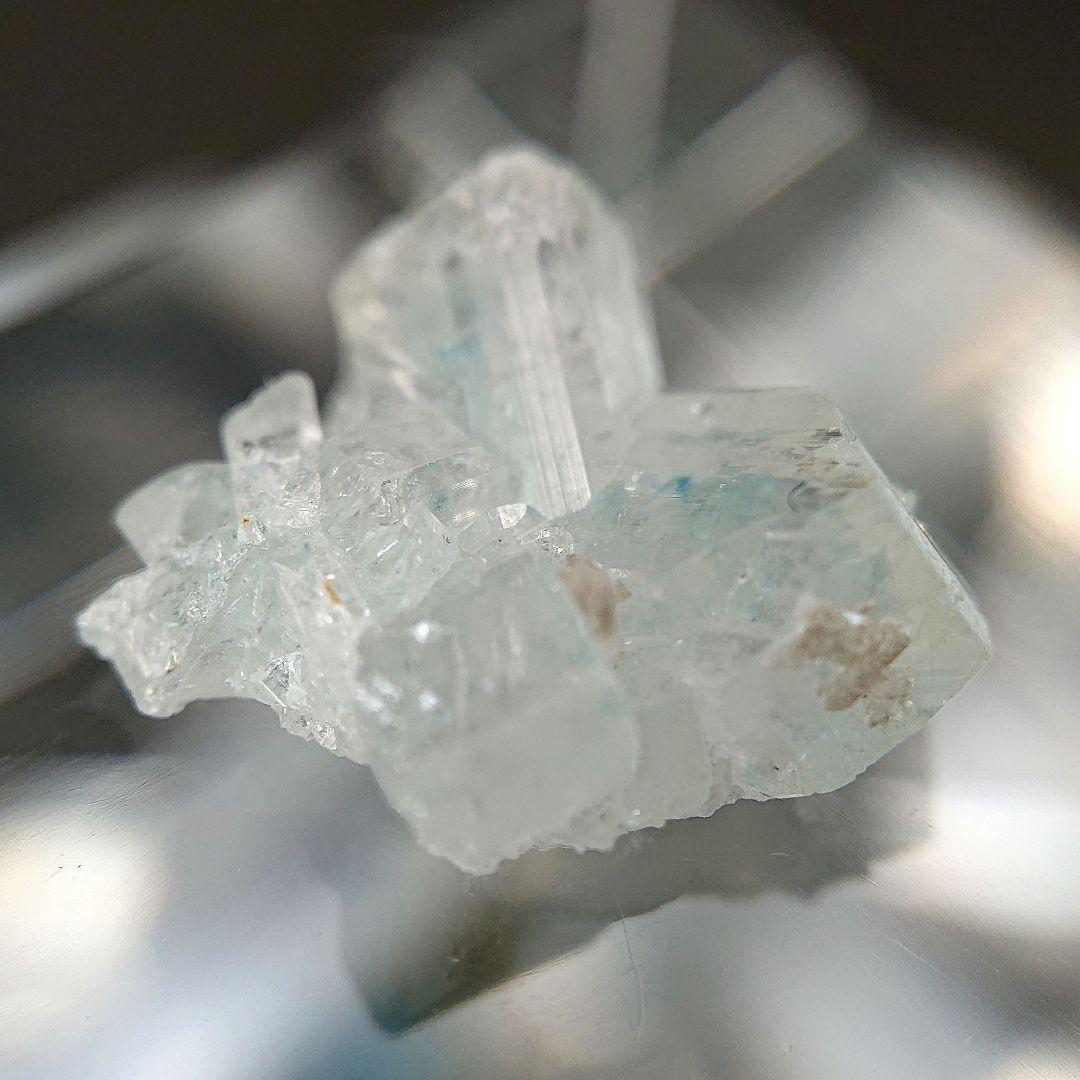 ブラジル産ユークレース原石標本（約3.7ct） S115190657