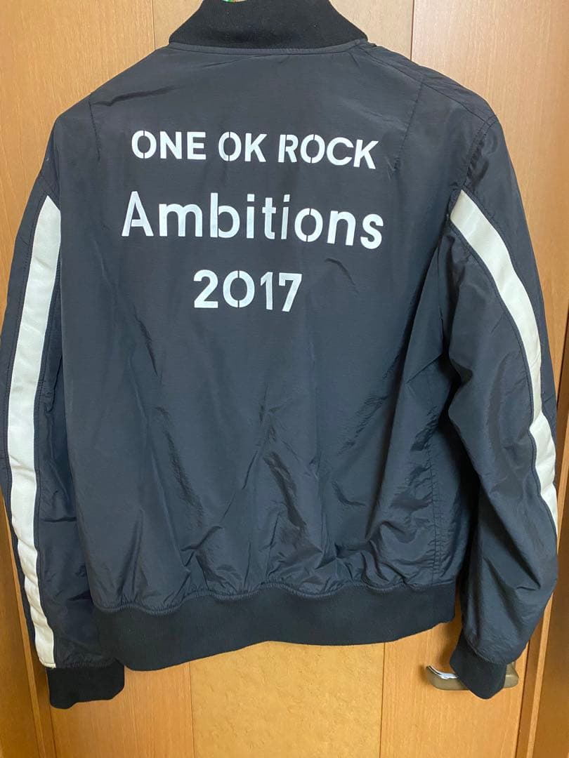 ワンオク ONE OK ROCK Ambitions MA-1 2017