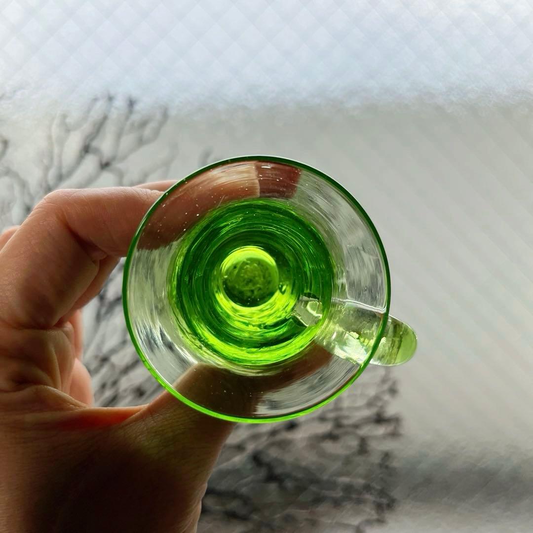 骨董 時代ガラス 超希少若草色 取手付き 厚底 アイスクリームコップ ウラン