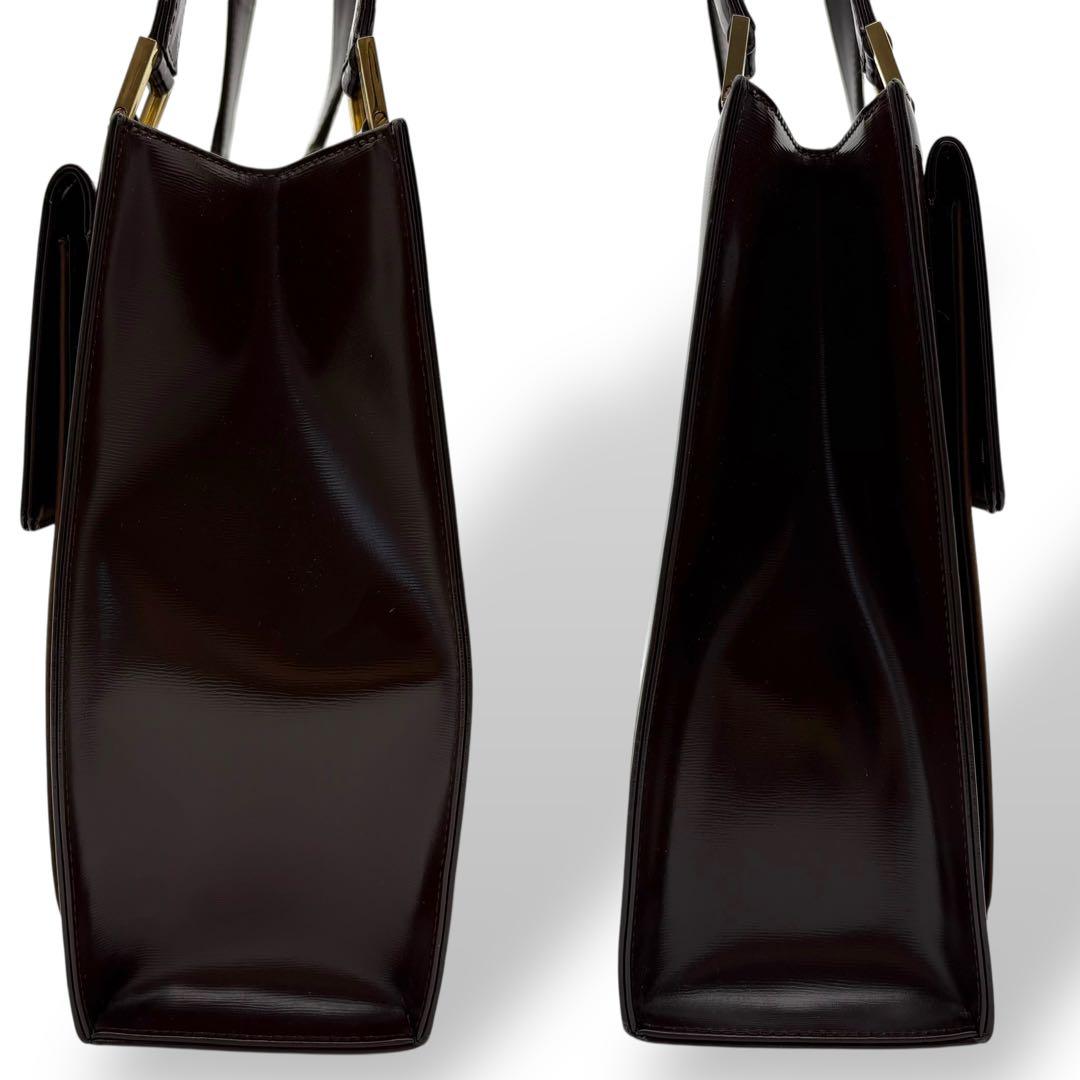 イヴサンローラン ハンドバッグ トート 腕掛け レザー 茶 ブラウン 型押しロゴ