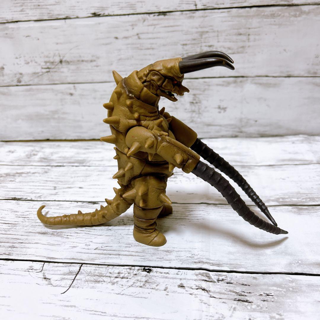 ウルトラ怪獣シリーズ60 グドン ウルトラマン ソフビ 男の子 おもちゃ